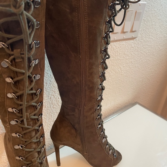 NWB STEVE MADDEN OLIVE GREEN KINNON TALL PEEP TOE BOOTS - Picture 2 of 10